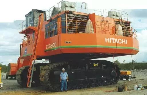 目前世界上最大的小型挖掘机,世界上最小900斤挖掘机