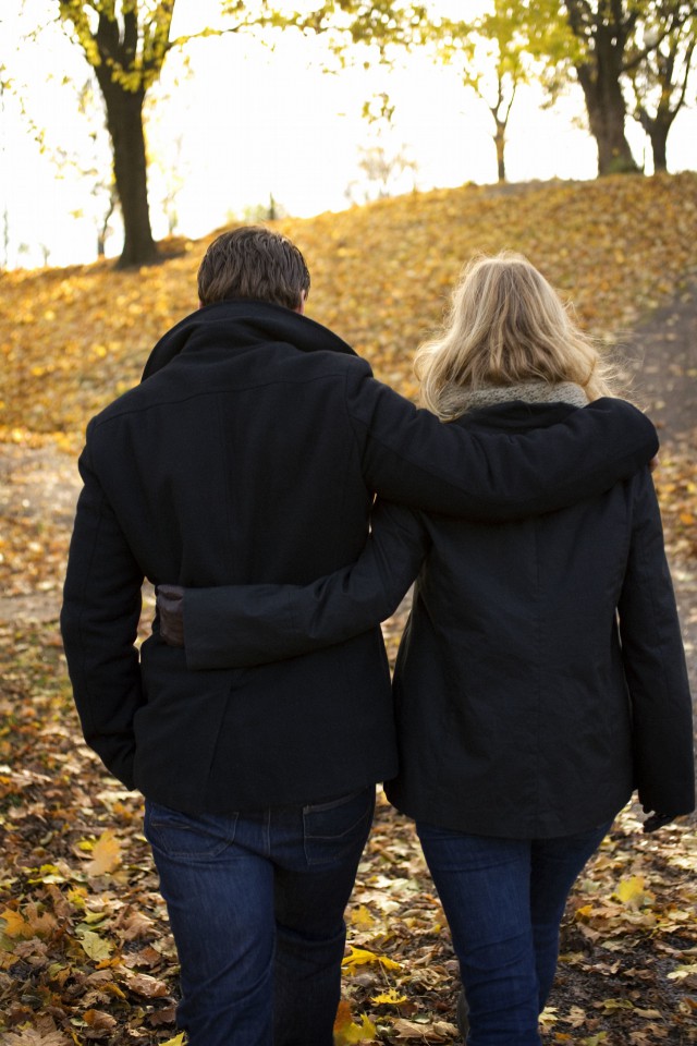 老公喜欢和前任暧昧该怎么应对,怎样巧妙回复暧昧男让他回心转意