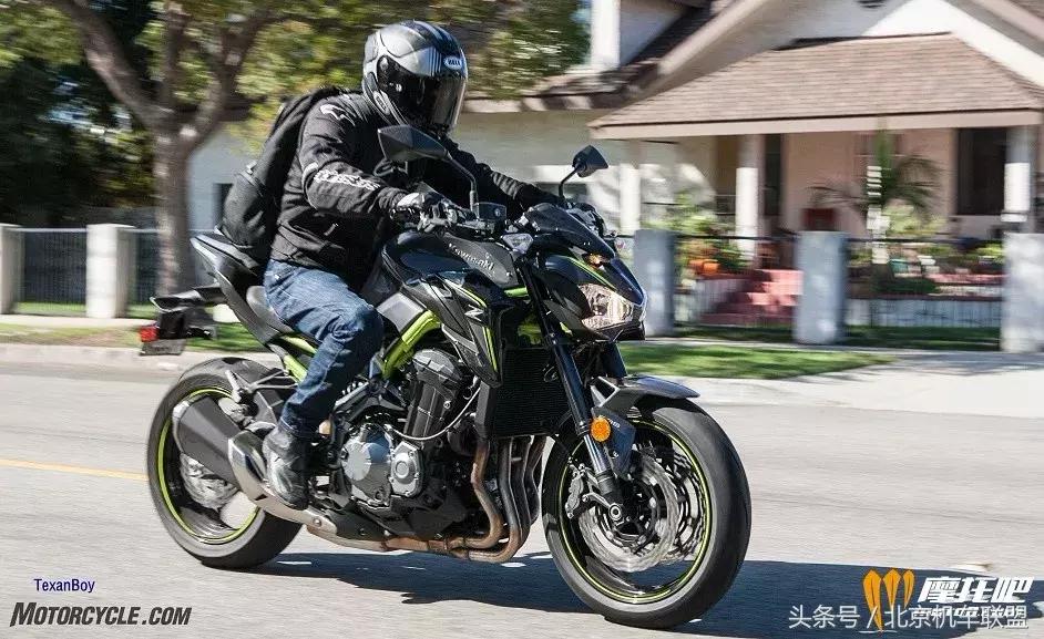 本田中排街车测评,aprilia最强街车