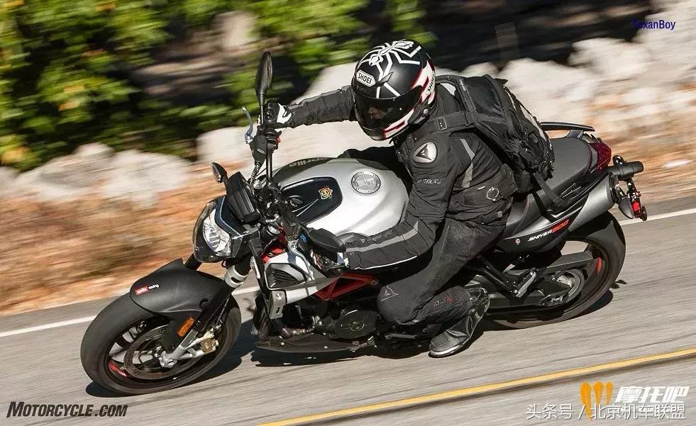 本田中排街车测评,aprilia最强街车