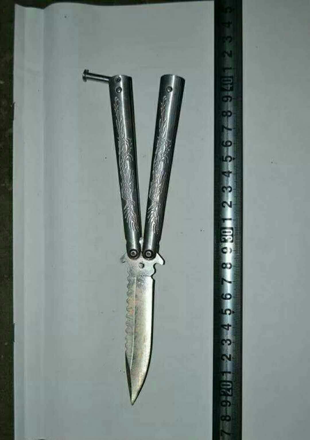 银饰店被盗案,男子偷烟被发现刺伤老板