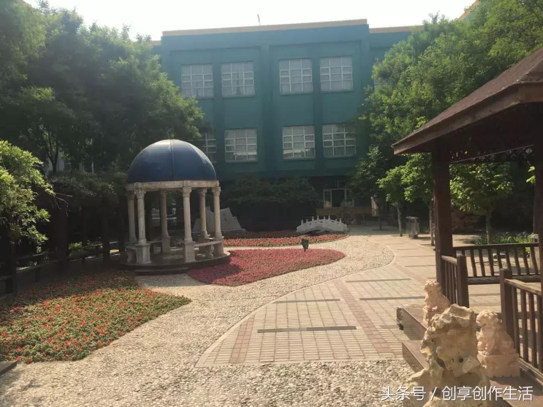 鲜花在前方，我们在路上——首都师范大学附属回龙观育新学校印象