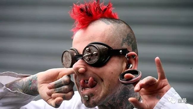 我看了场大尺度畸形人体秀，从此再也没睡过安稳觉！