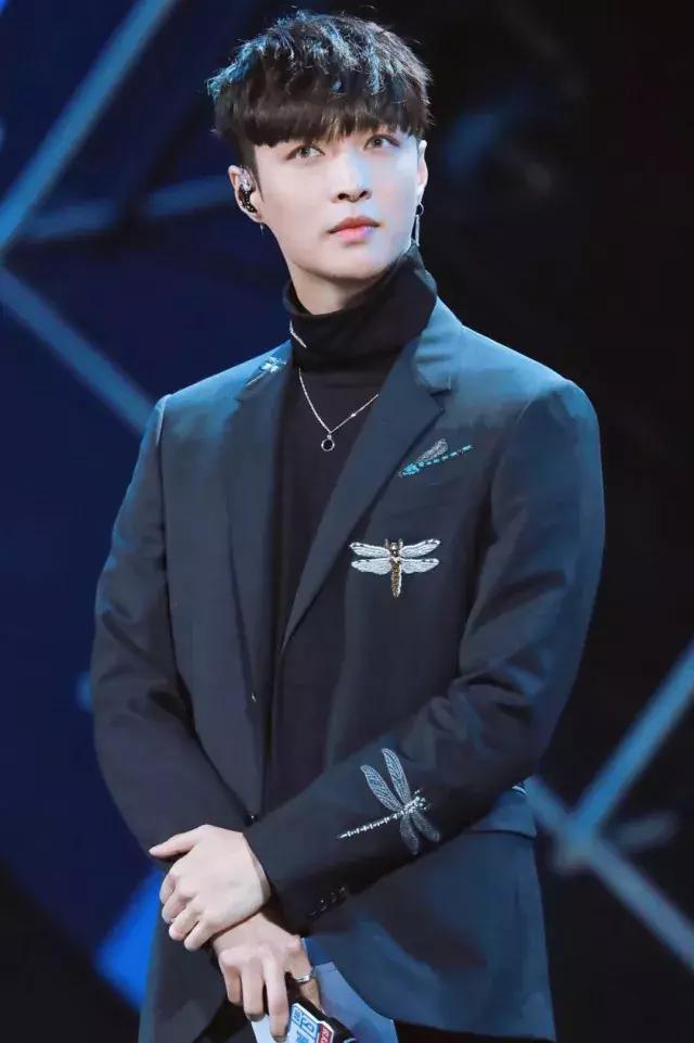 爱豆眼里的星辰大海,爱豆同款星星眼