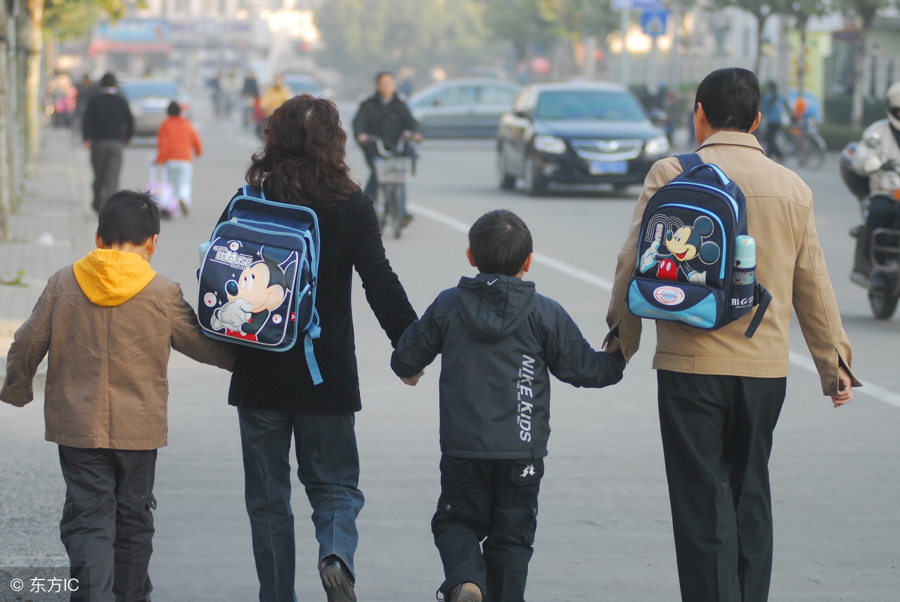 孩子在学校感到恐惧不想上学,孩子害怕上学有点焦虑怎么办