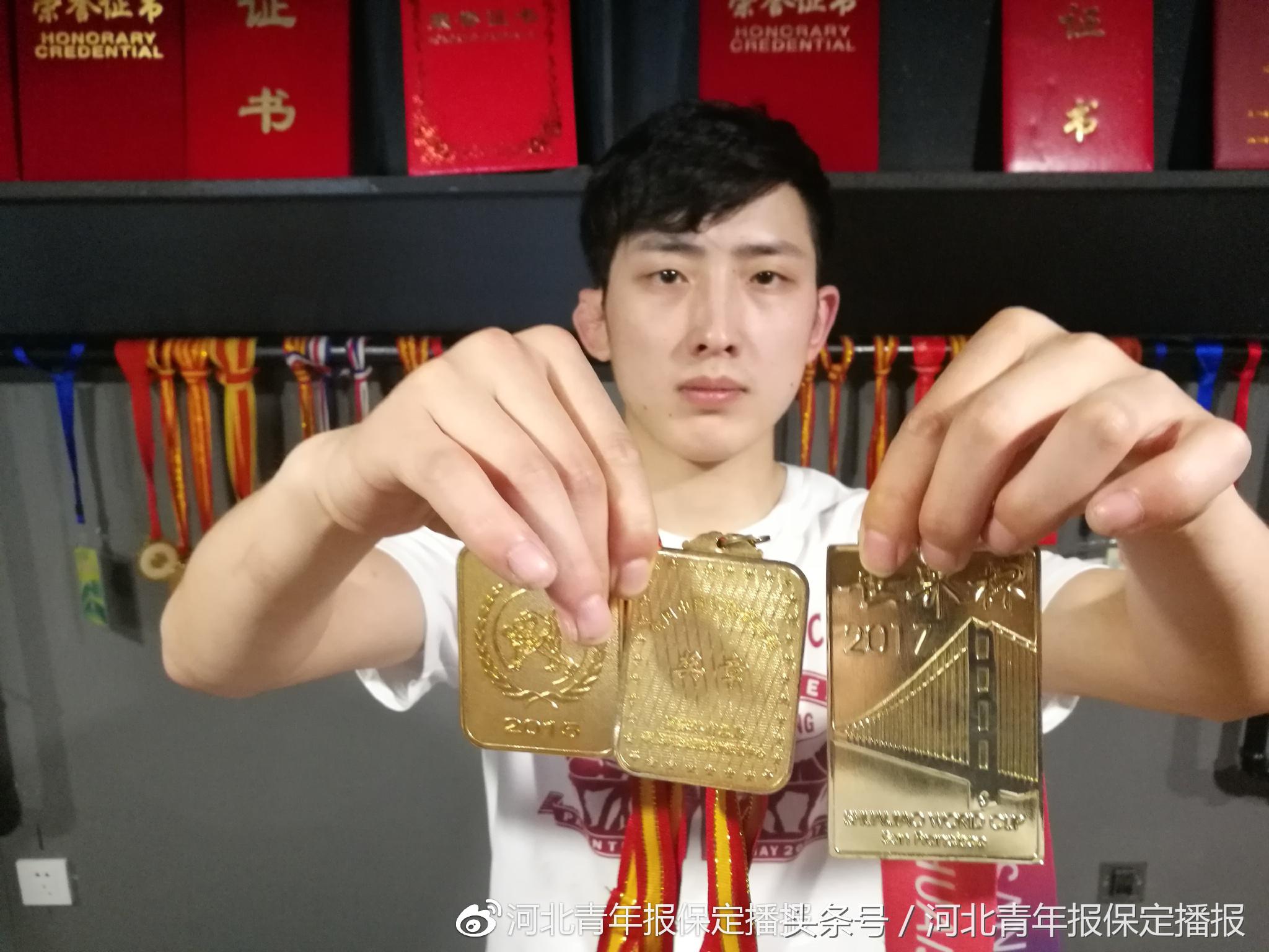 保定三个年轻小伙子,全国摔跤第一人