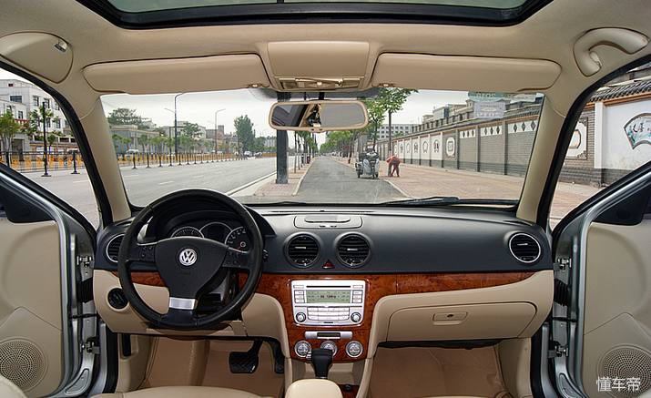 09款大众朗逸底盘详解视频,09年大众朗逸2.0自动二手车多少钱