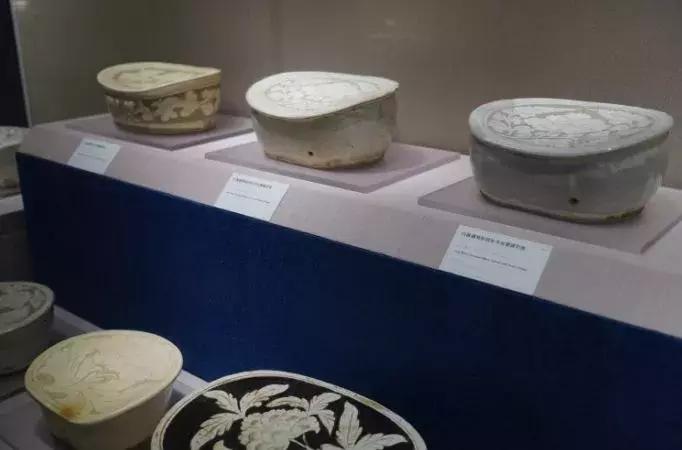 初夏夜长，一枕清幽——“唐宋辽金元瓷枕展”探秘