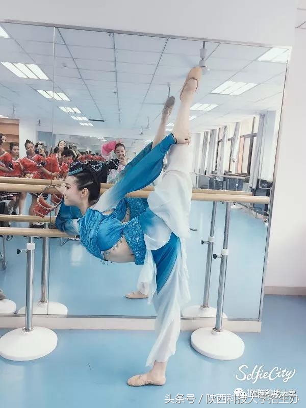 骄傲！身高192cm的“运动男神”，身高176cm的“标准女神”为陕科大代言