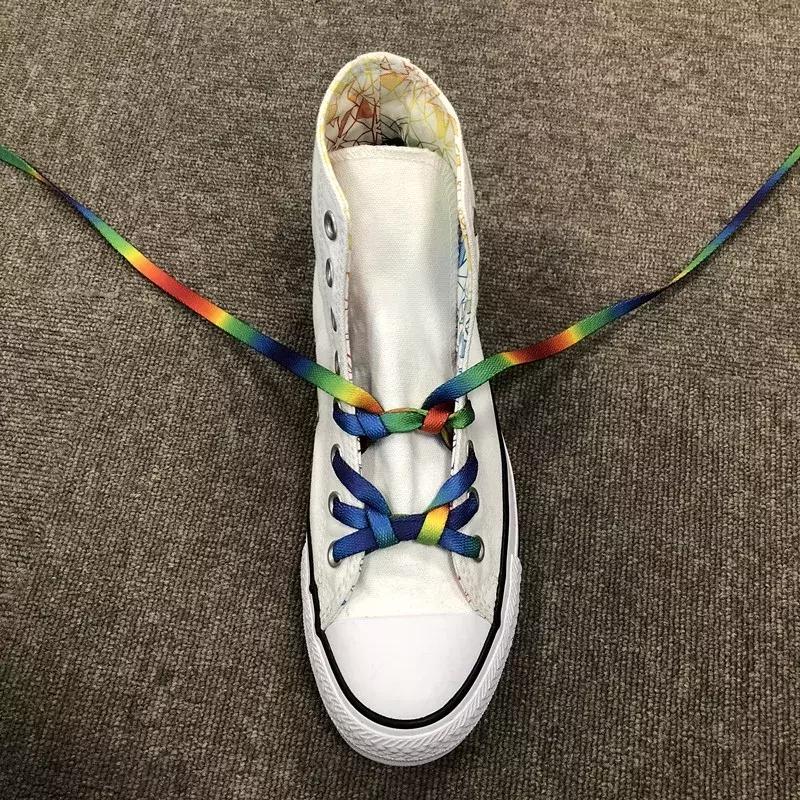 休闲鞋系鞋带方法简单又好看,今年最流行黑鞋系鞋带方法