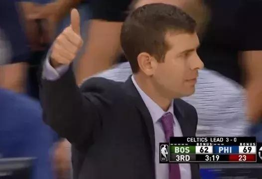 凯尔特人大胜76人，这主场哨吹的都是什么啊无语了！