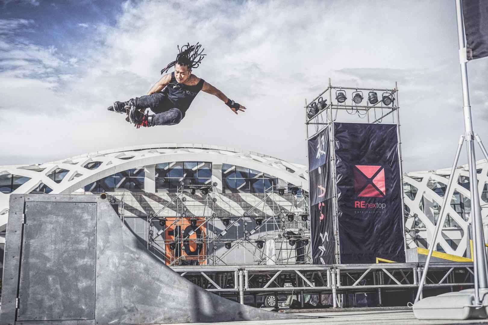 一分钟教你学会如何挑选轮滑鞋,轮滑学技巧应该用什么样的鞋