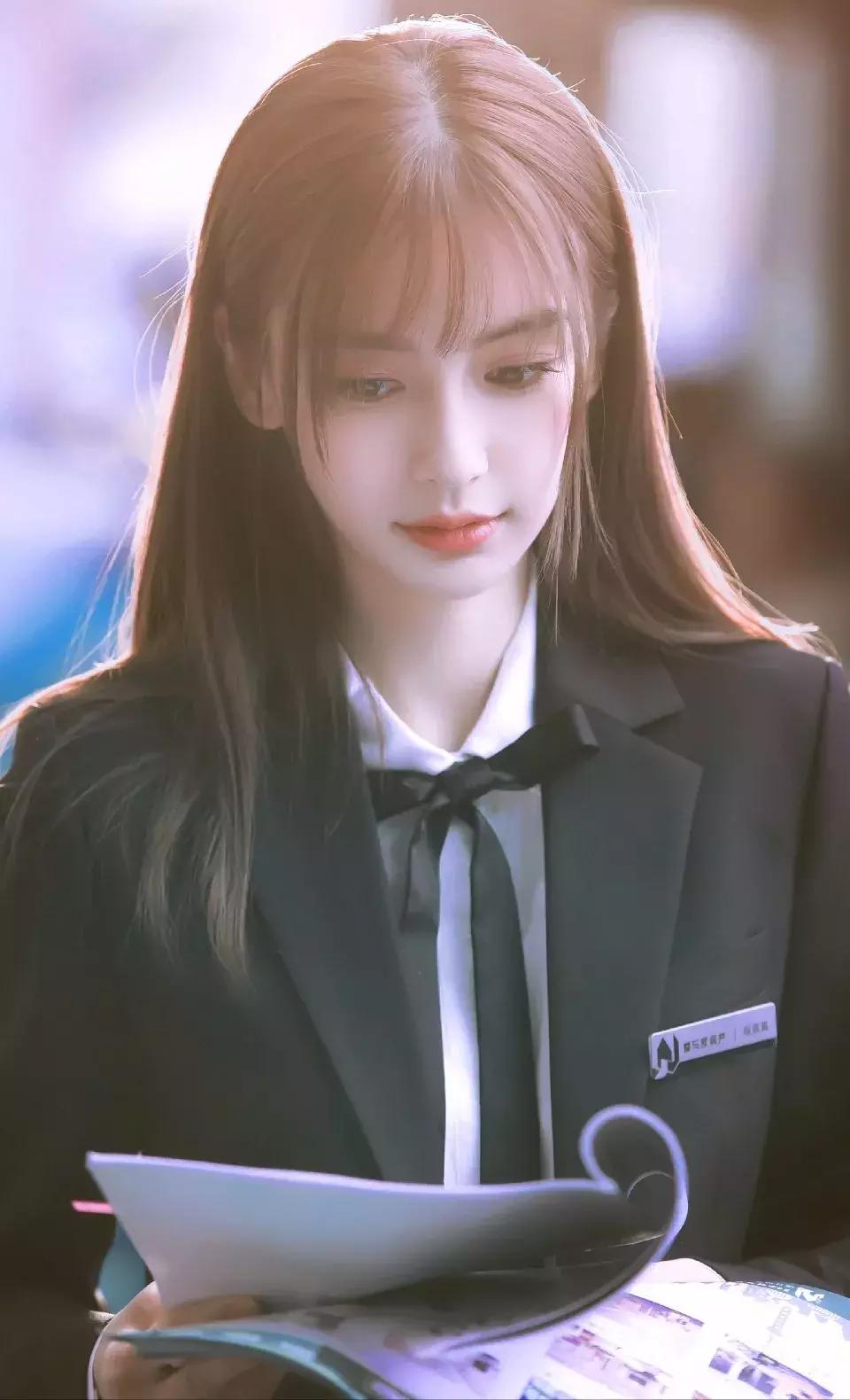 和TFboys年纪相仿的他，C位出道后热衷公益，网友：他会红