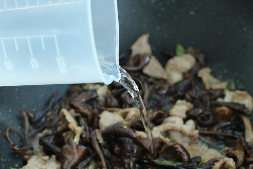 东北深山老林的美食,大山里的珍贵美食