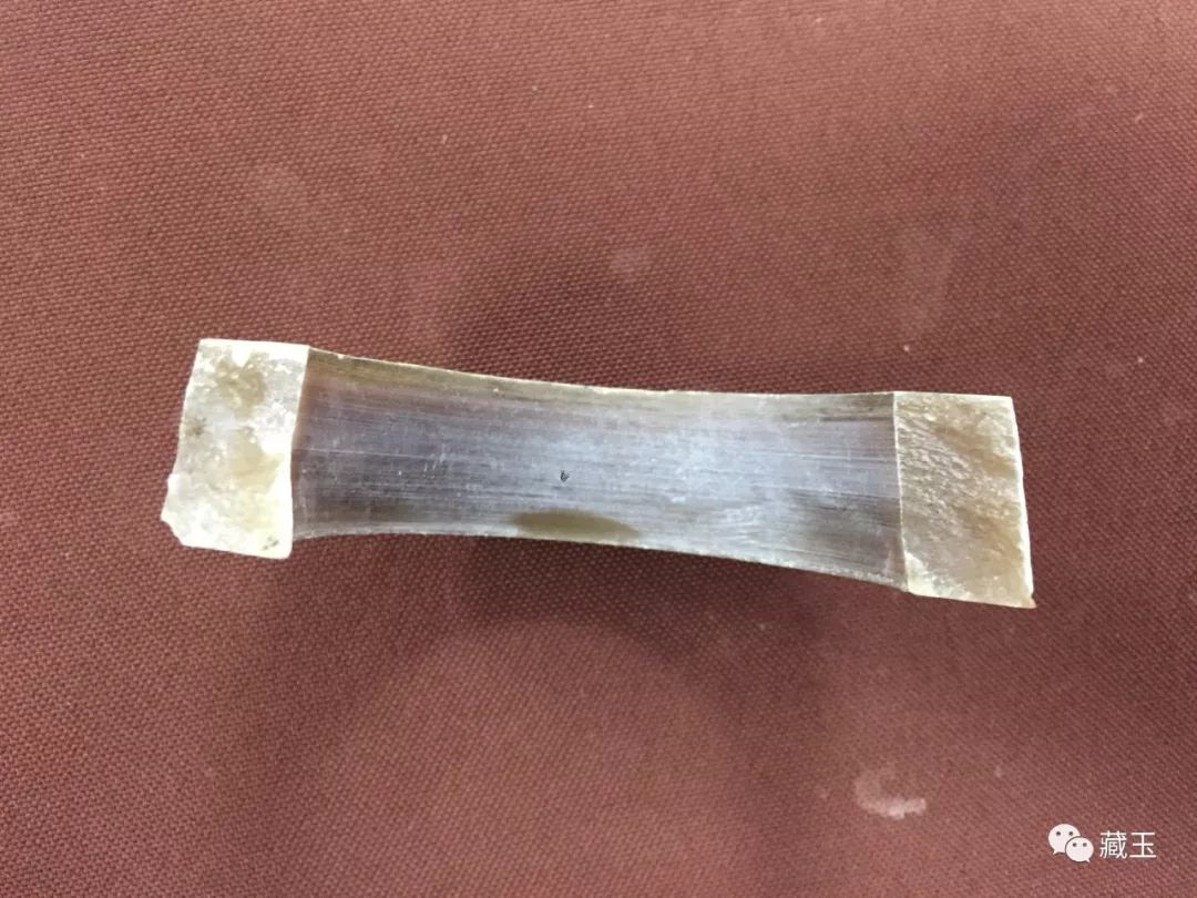 玉镯为什么容易断裂,圆条玉镯容易断