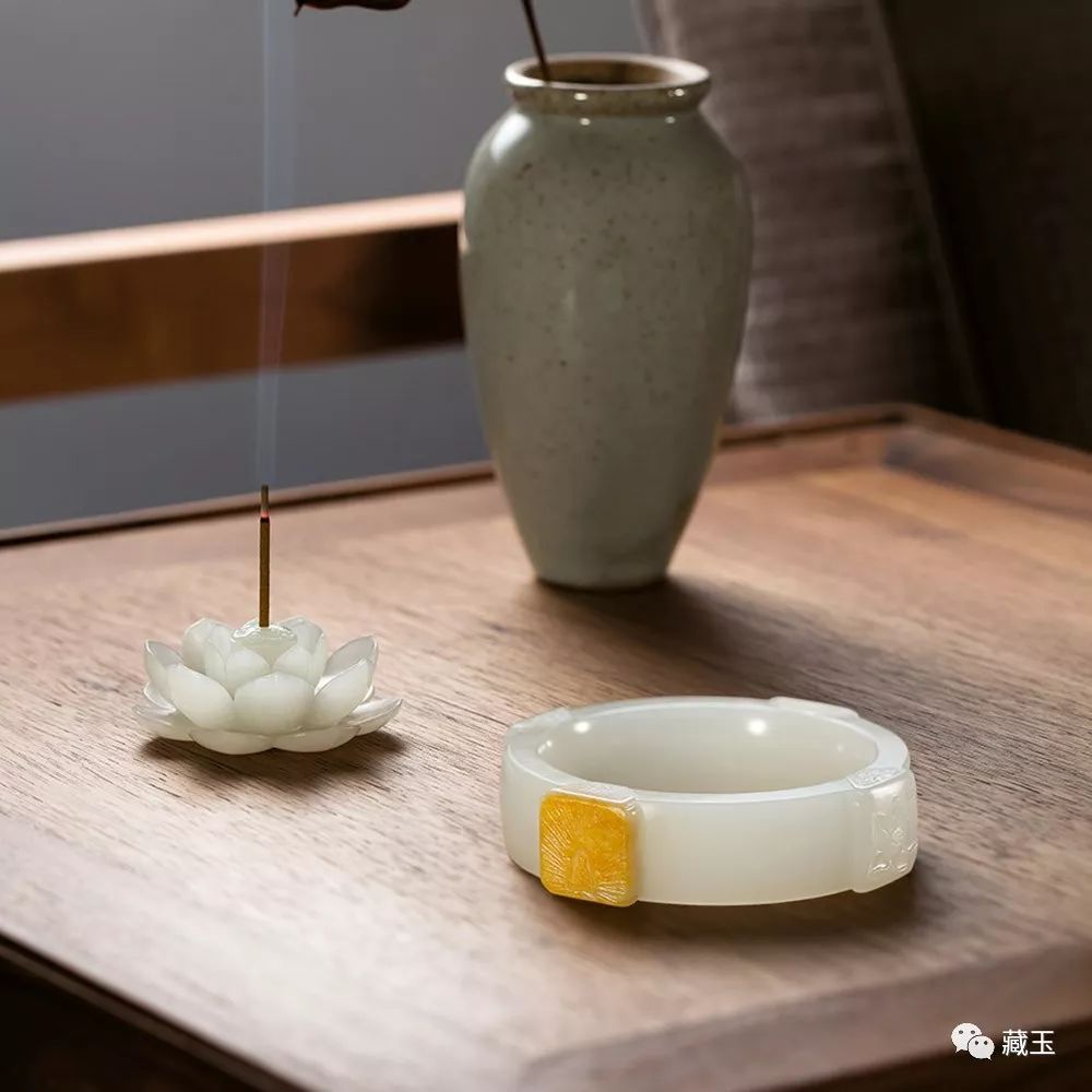 玉镯为什么容易断裂,圆条玉镯容易断