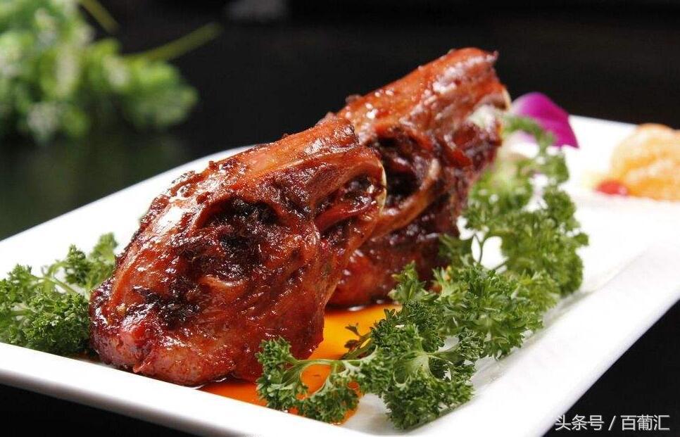 在家看电视和睡觉吃零食,在家看电视吃苹果