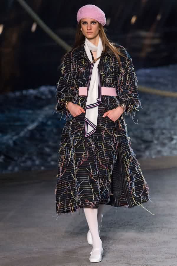 香奈儿巴黎时装秀价值多少,香奈儿巴黎皇宫大瀑布时装秀