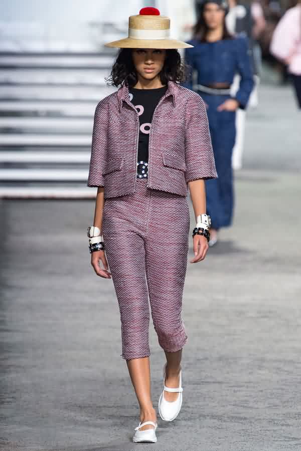 香奈儿巴黎时装秀价值多少,香奈儿巴黎皇宫大瀑布时装秀