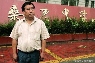 汶川地震最牛校长演练视频,汶川大地震最牛校长感动中国