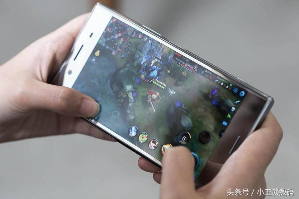 拍照吊打iphone14pro,索尼哪款单反拍照好看