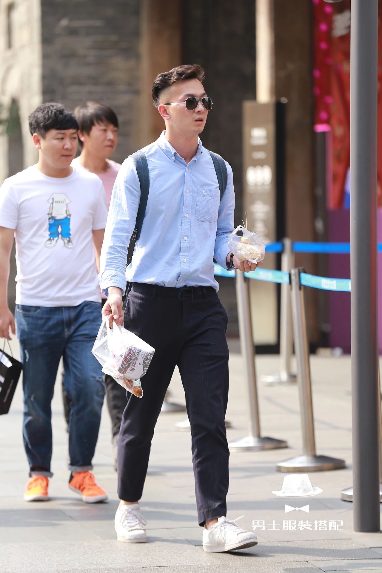 一件配饰提升整个气质,一件精致的配饰瞬间成为时尚有品