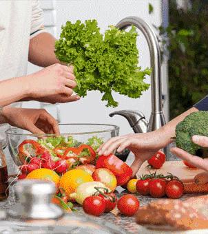 吃菠萝为什么要泡盐水,菠萝用盐水泡什么意思