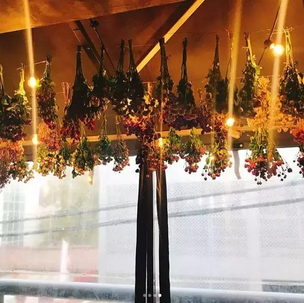 为喜欢自拍的小仙女打造的咖啡店！据说90%的韩国妹子都去打过卡