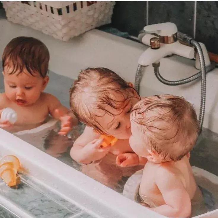 怎么样给宝宝洗澡才正确,如何给宝宝洗澡才是正确的方法