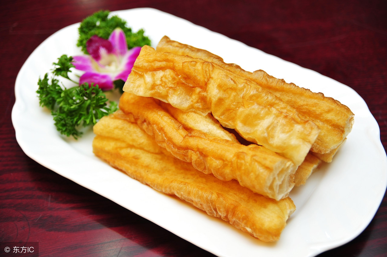 做油条用的是白矾还是明矾,做油条用明矾的方法是什么