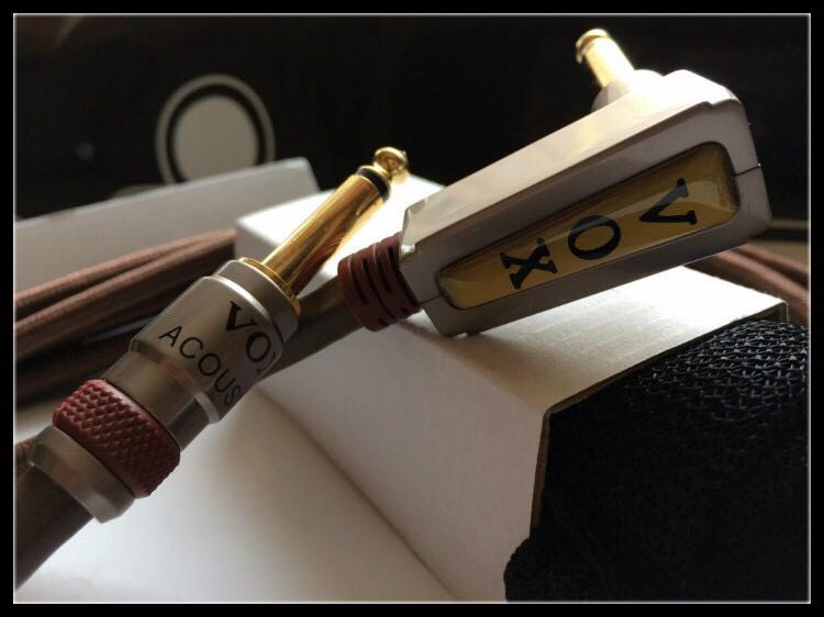 吉他各种效果器都用在哪里,新手弹电吉他一定需要效果器吗