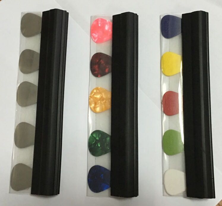 初学吉他用什么效果器最好,弹电吉他必用哪几个效果器