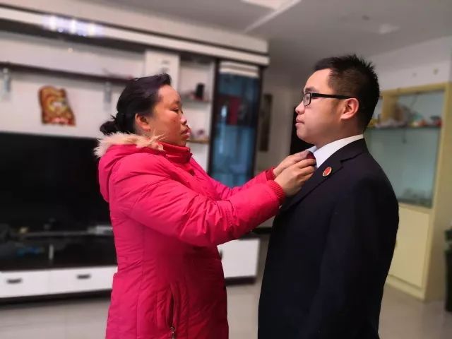 姣嶄翰鑺傜壒杈戞瀵熼櫌,姣嶄翰鑺傛瀵熼櫌鐗硅緫