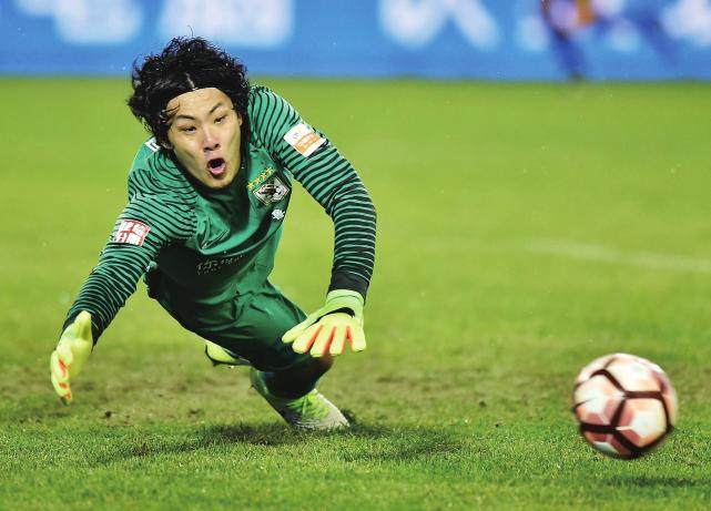 鲁能王大雷扑奥斯卡点球,鲁能王大雷十佳扑救