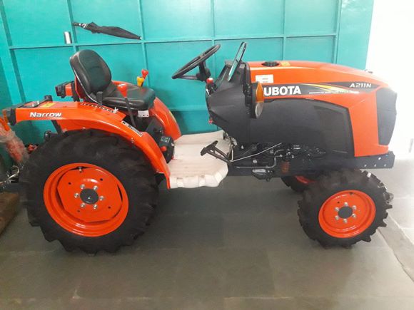 看一下各种大拖拉机的报价和图片,目前最好的一款小型拖拉机