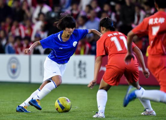 玫瑰之星相约“球王”期待未来铿锵绽放