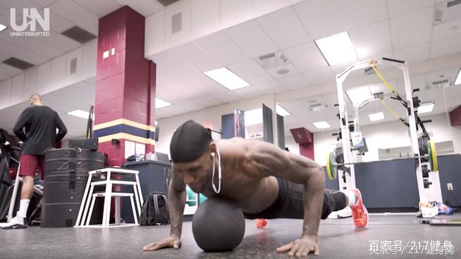 小皇帝勒布朗詹姆斯的爆发力,小皇帝詹姆斯身体素质