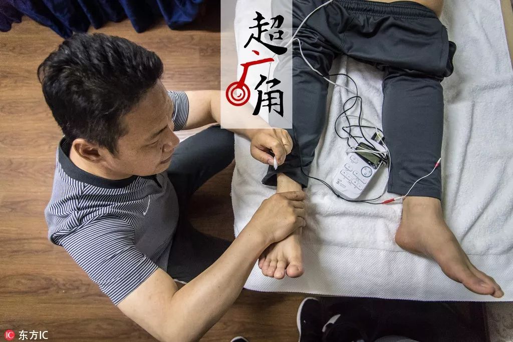 超·广角｜足坛神医严诚——细“针”密缕匠人精神