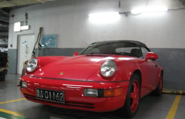 保时捷卡宴二手车2018标配款价格,2009款保时捷911现在多少钱二手车