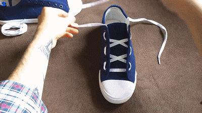 搭配裙子的长鞋带怎么系好看,穿着裙子如何优雅的系鞋带