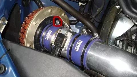 如何自己动手更换汽车空滤,自己动手换空滤和空调滤芯