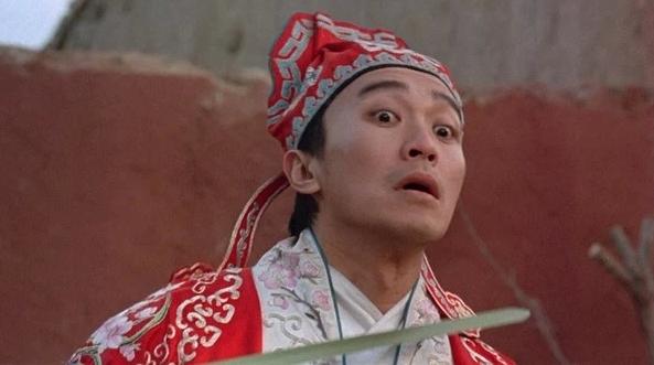 7岁父母离异，成就比肩周润发成龙，如今56岁仍然未婚无子