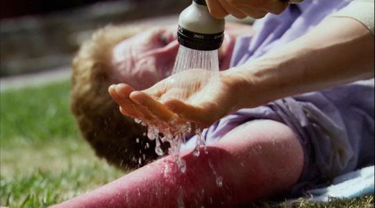 严重烧伤病人的急救措施包括,大面积烧伤怎么紧急处理