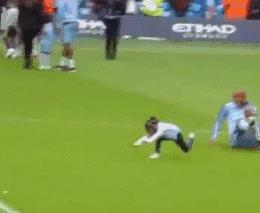 不让小孩踢球的后果,不让孩子踢球孩子发飙