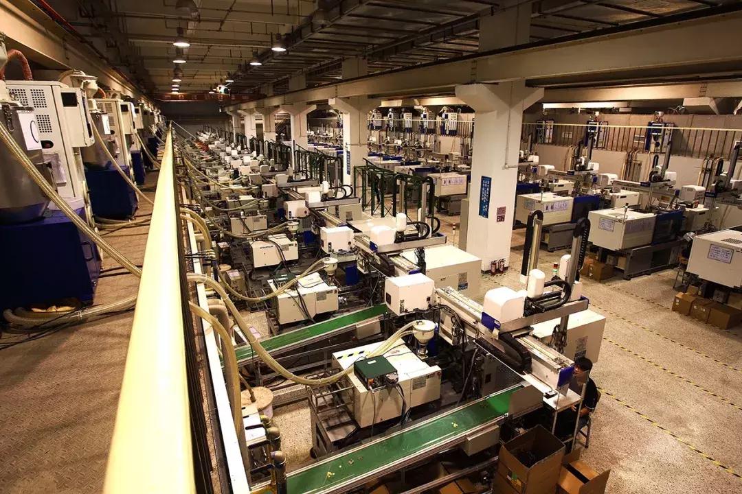 2017年全球富士康员工多少人,富士康最多员工是多少人呢