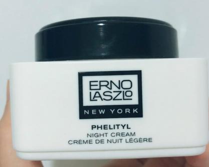 秋冬干燥无光泽？水乳不够面霜来凑，深度渗透巨补水让你脸娇嫩欲滴