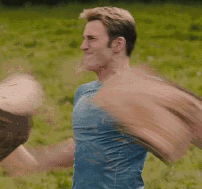 因性感胸肌，被黑粉称“甜心大胸”，美队凭什么成为复联老大？