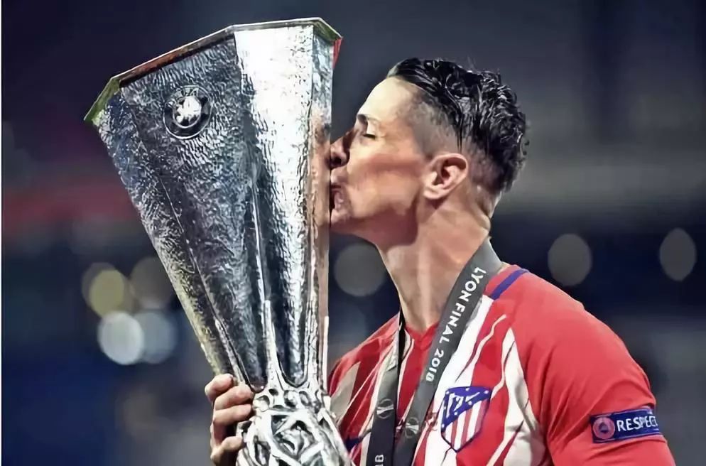 是他让我明白：满脸雀斑的男人也可以这么帅！