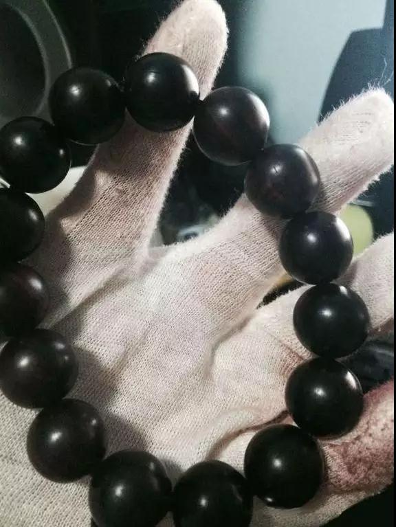 手串变黑了怎么补救,库克手串盘玩后为什么变黑了