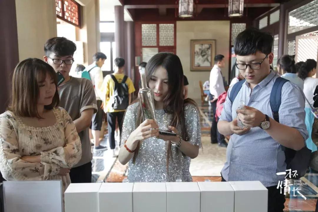 宕囧畞鍙ゅ牎澶滄櫙,宕囧畞鍙ゅ牎